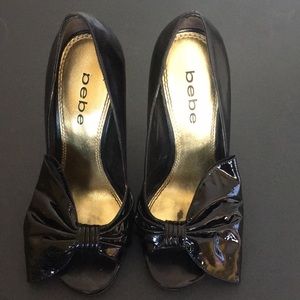 bebe black patent heel, Sz 5
